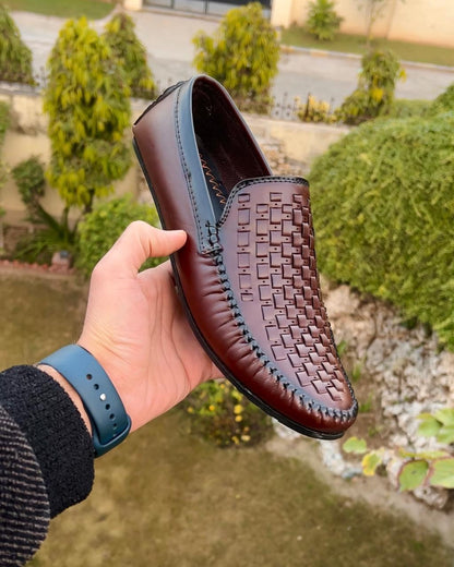 Hand-Woven SHOE