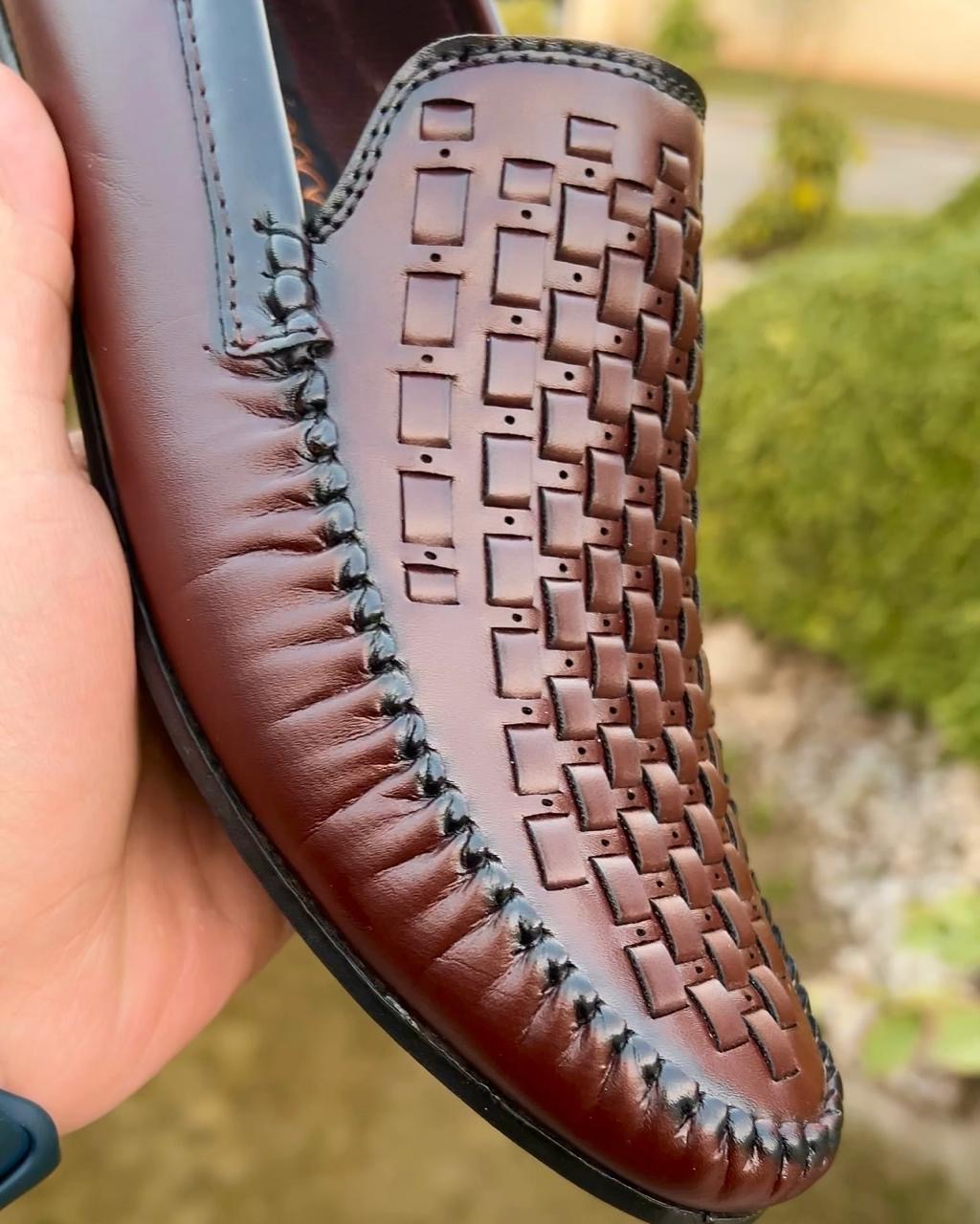 Hand-Woven SHOE