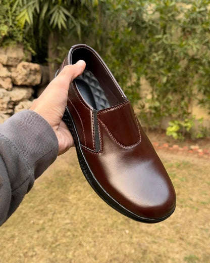 COMFORTABLE BROWN SHOE